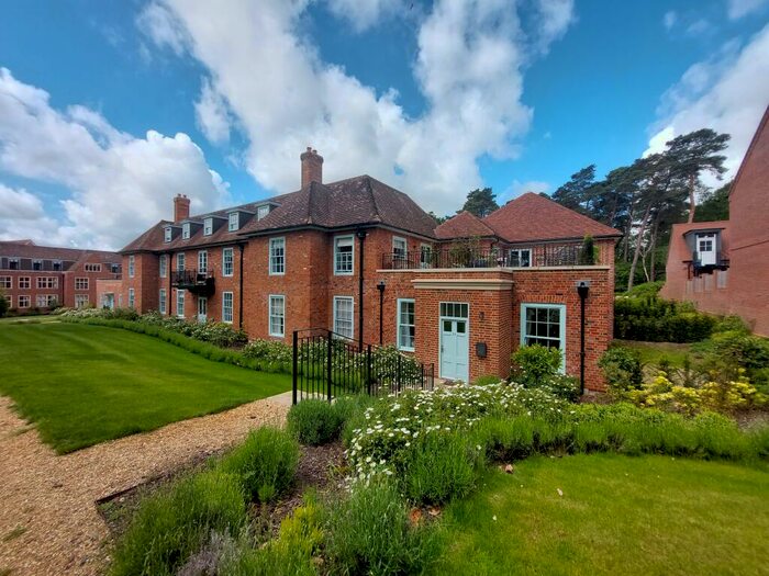 2 Bedroom Apartment To Rent In King Edward Vii, GU29