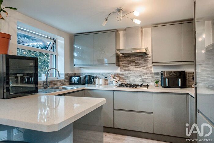 3 Bedroom Terraced House For Sale In Sewall Highway, Coventry, CV6