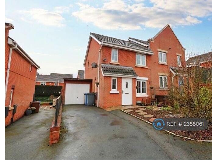 3 Bedroom Semi-Detached House To Rent In Topaz Close, Milton, ST6