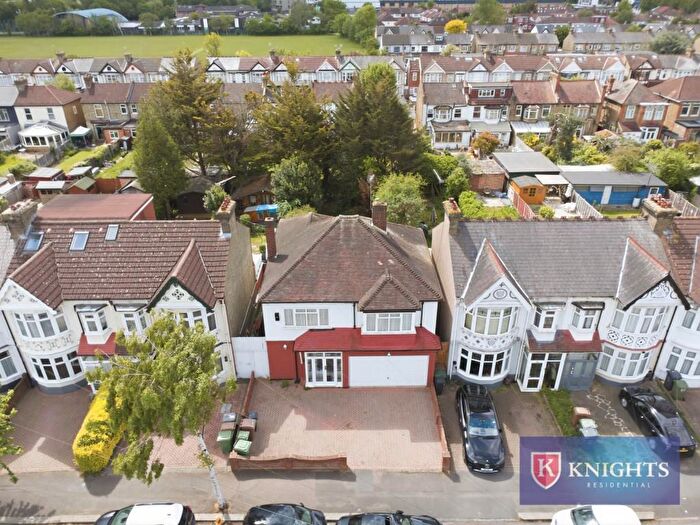 4 Bedroom Terraced House For Sale In Marlborough Road, London, E4