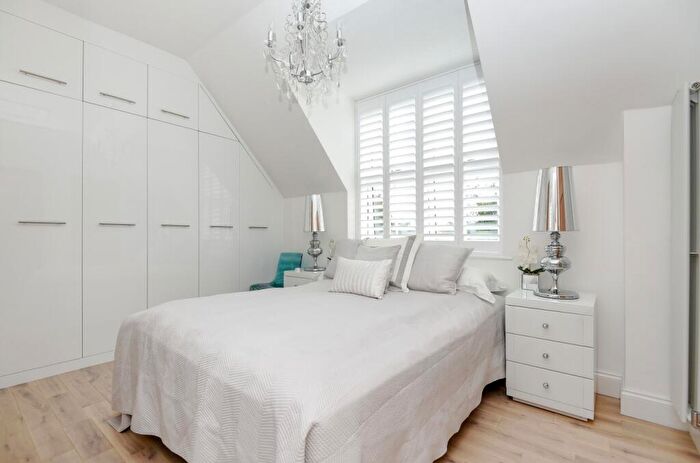 2 Bedroom Flat To Rent In Manor Park Chislehurst, BR7