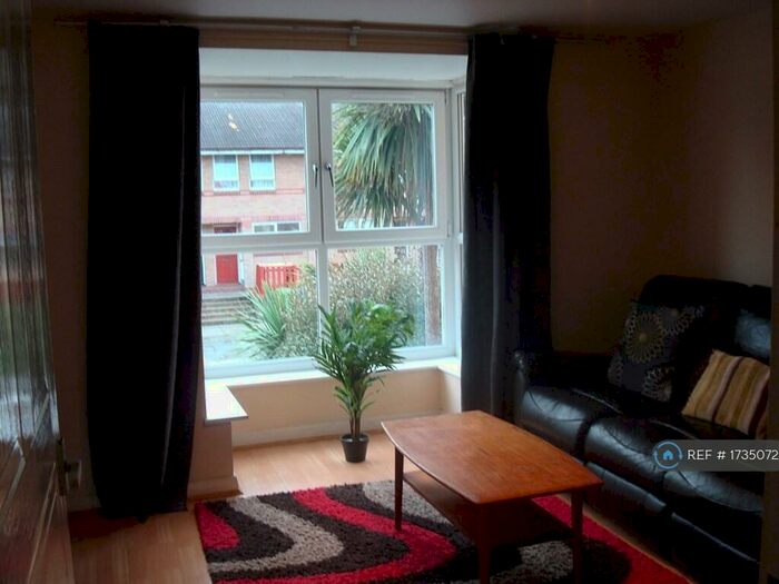 1 Bedroom Flat To Rent In Warlingham House, London, SE16