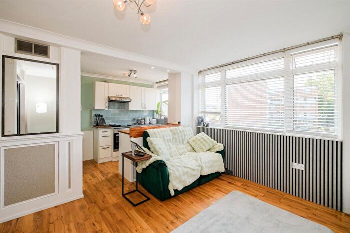 Studio For Sale In Gardner Close, Wanstead, E11