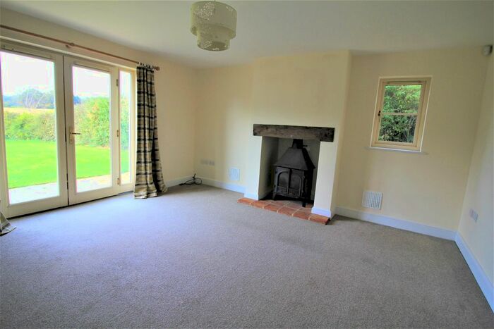 5 Bedroom Country House To Rent In Norwich Road, Norwich, NR15
