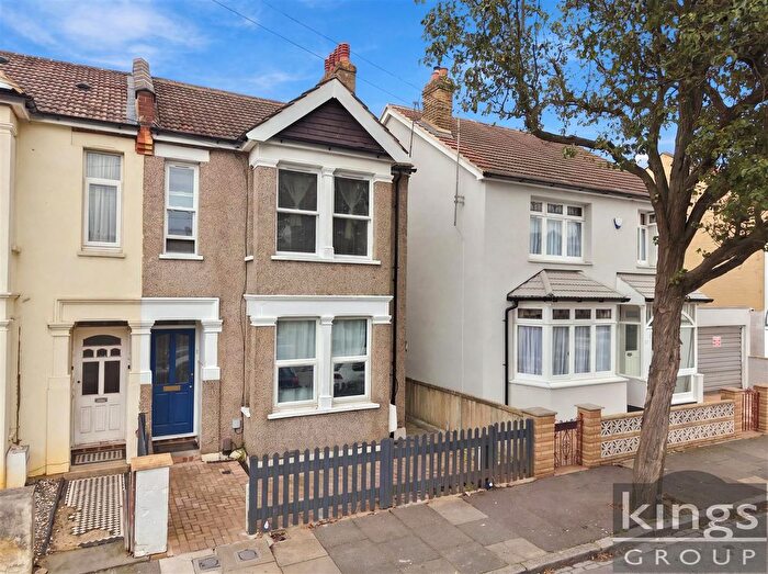 1 Bedroom Maisonette For Sale In Rotherfield Road, Enfield, EN3