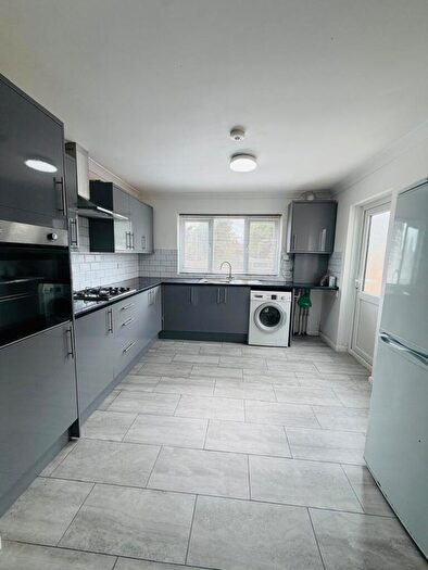 3 Bedroom House To Rent In Billet Road, Walthamstow, Waltham Forest, E17