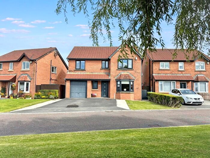 4 Bedroom Detached House For Sale In Viewing Highly Recommended, FY6