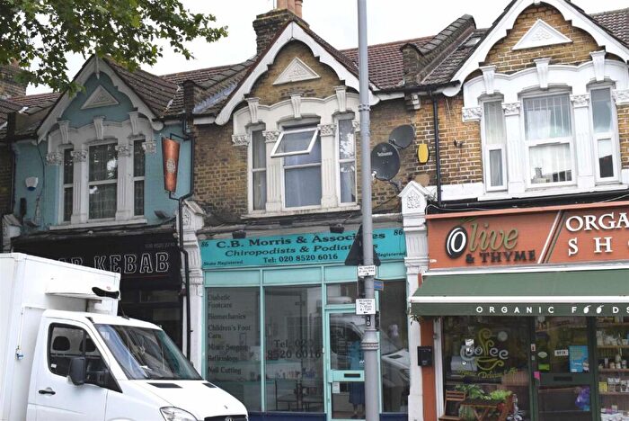 1 Bedroom Flat To Rent In Hoe Street, Walthamstow, E17