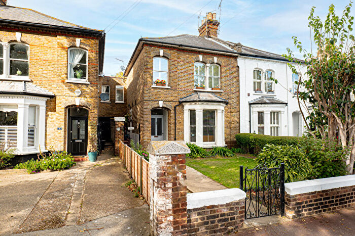 2 Bedroom Flat For Sale In Alexandra Road, Southend-on-sea, SS1