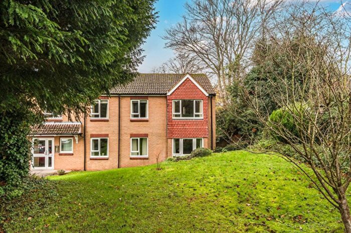 2 Bedroom Flat For Sale In School Road, Wrington, BS40