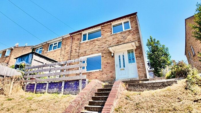 3 Bedroom Semi-Detached House To Rent In Aneurin Avenue, Fairview, NP12