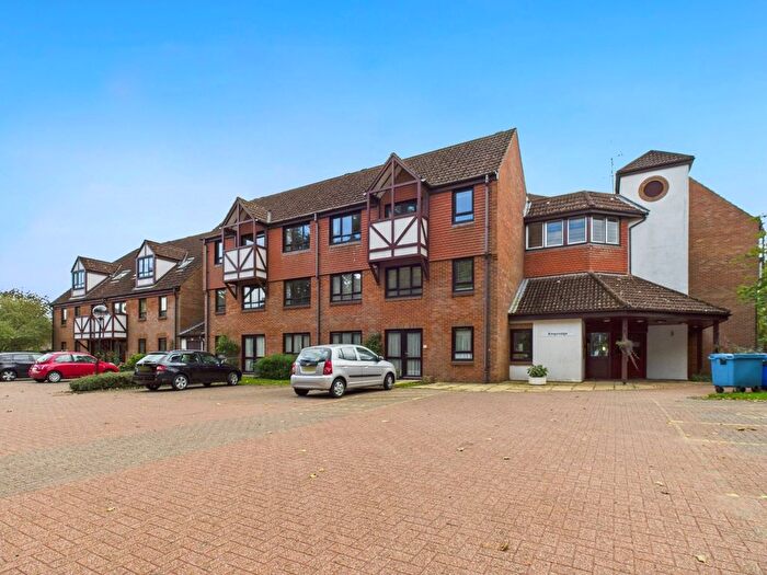 2 Bedroom Flat For Sale In King George V Road, Amersham, Buckinghamshire, HP6