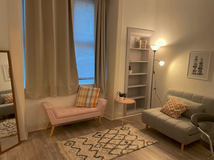 1 Bedroom Flat To Rent In Caledonian Crescent, Edinburgh, EH11