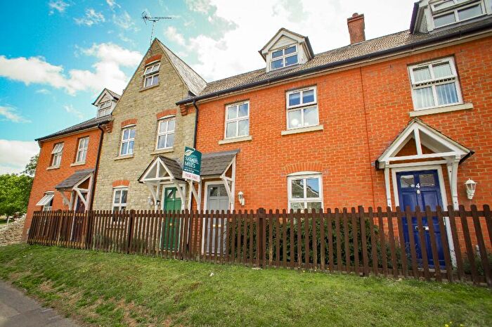 3 Bedroom Town House For Sale In Thompson Court, Purton, Wiltshire, SN5