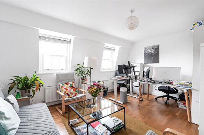 2 Bedroom Apartment To Rent In Exmouth Market, Clerkenwell, London, EC1R