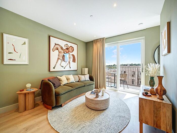 Studio To Rent In The Draper, Caversham Rd, NW9