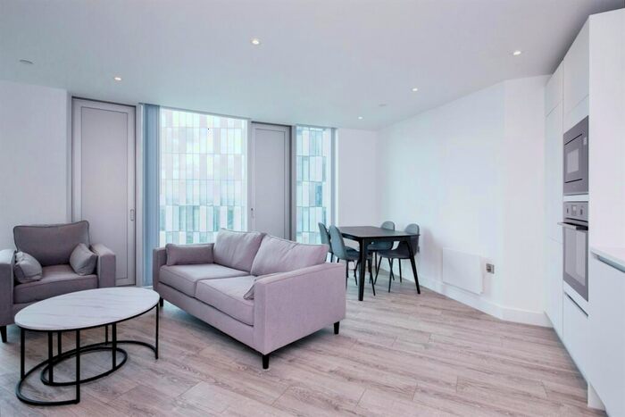 2 Bedroom Flat To Rent In Thr, New Jackson, M15