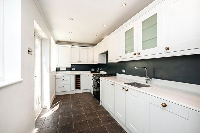 3 Bedroom Terraced House To Rent In Barlby Gardens, North Kensington, London, W10