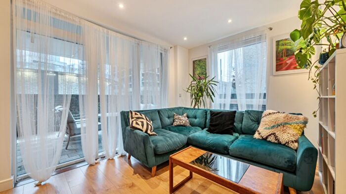 1 Bedroom Flat For Sale In Cadence Way, Stratford, E20