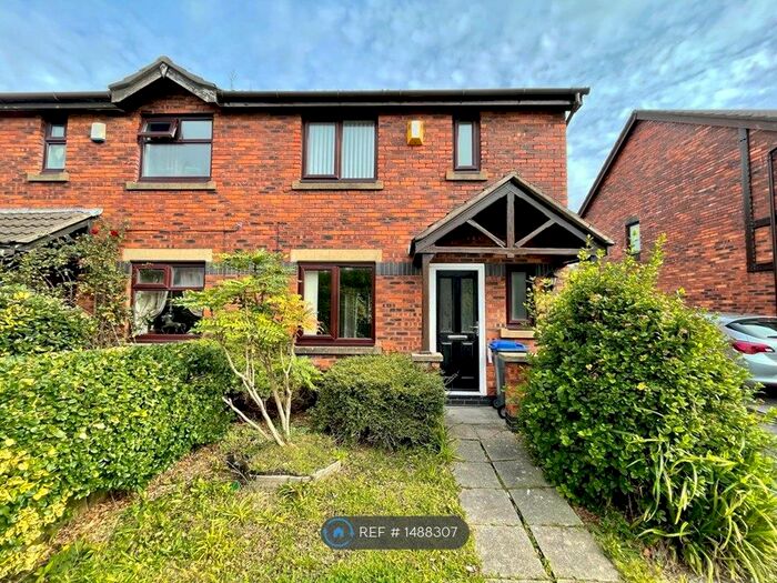 3 Bedroom Semi-Detached House To Rent In Devona Avenue, Blackpool, FY4