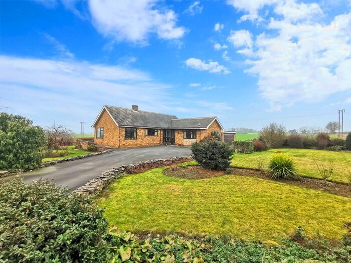 3 Bedroom Detached Bungalow For Sale In Doncaster Road, East Hardwick, Pontefract WF8