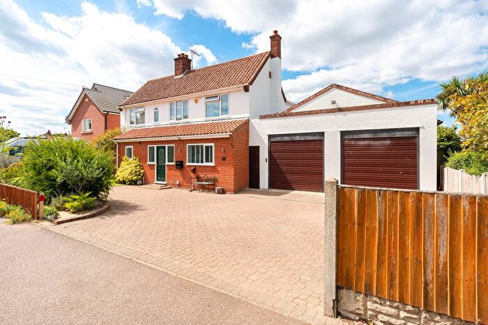 4 Bedroom Detached House For Sale In North Road, Ormesby, NR29