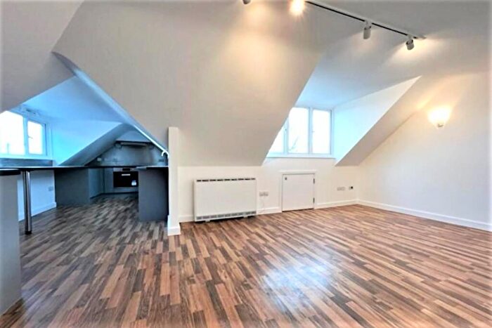 1 Bedroom Flat To Rent In Queens Road, Hendon, NW4