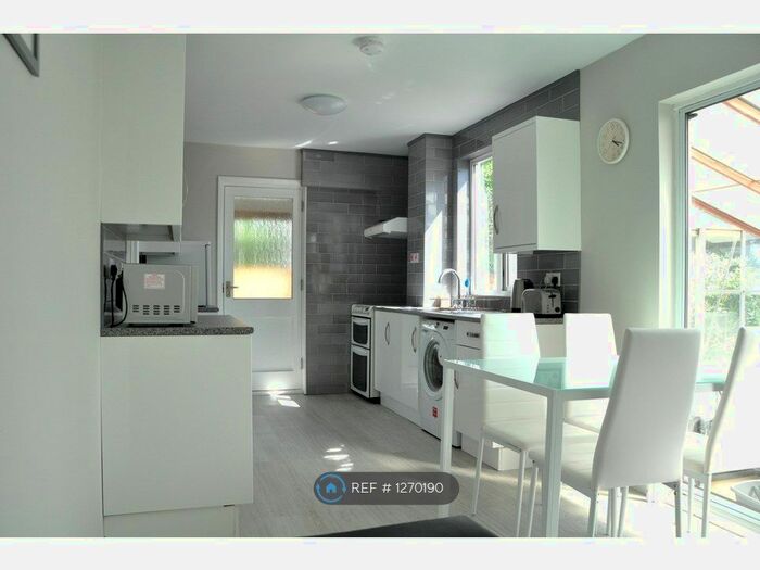 4 Bedroom Semi-Detached House To Rent In Thimbler Road, Coventry CV4