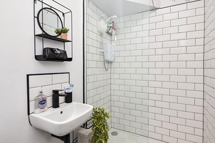 1 Bedroom Flat For Sale In Ness Road, Shoeburyness, Essex, SS3