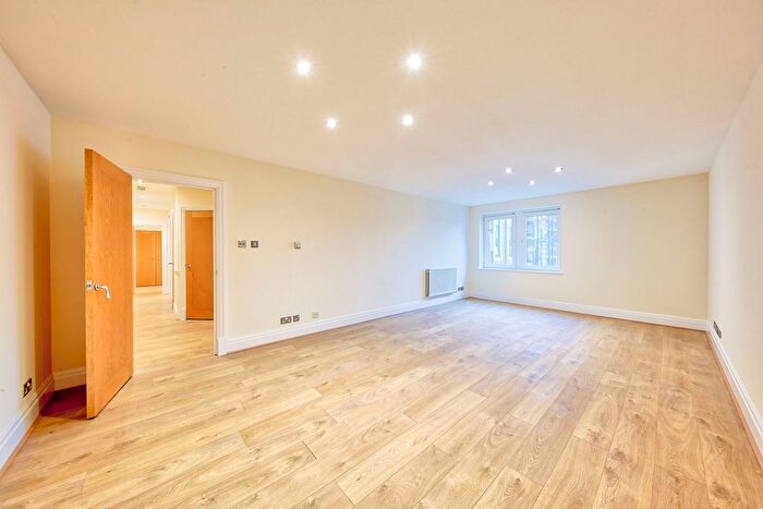 2 Bedroom Flat For Sale In Warren House, Beckford Close, London, W14