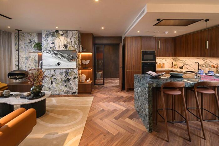 3 Bedroom Apartment For Sale In London Dock, Arrival Square, Wapping, E1W