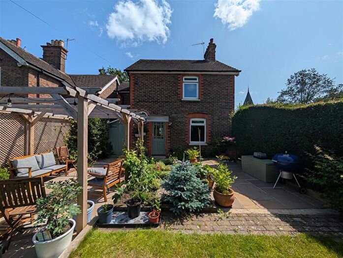 3 Bedroom Detached House For Sale In Frantfield, Edenbridge, TN8