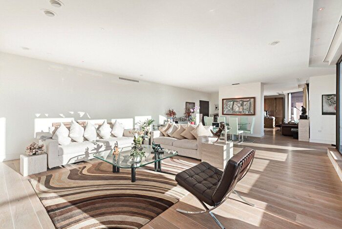 3 Bedroom Flat To Rent In Thornwood Gardens, London, W8