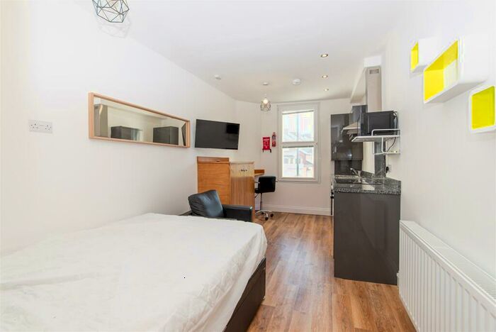 Studio To Rent In Osborne Terrace, Jesmond, Newcastle Upon Tyne, NE2