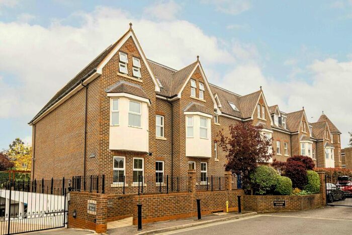 1 Bedroom Flat To Rent In Baker Street, Weybridge, KT13