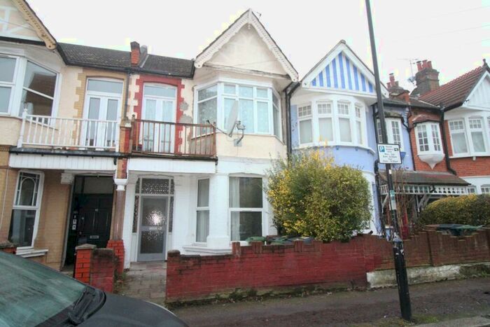 2 Bedroom Flat To Rent In Howard Road, E17