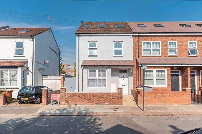 3 Bedroom Flat To Rent In Graham Road, Harrow Weald, Harrow, HA3