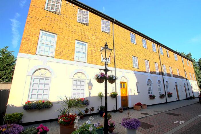 1 Bedroom Flat To Rent In Copenhagen Gardens, London, W4