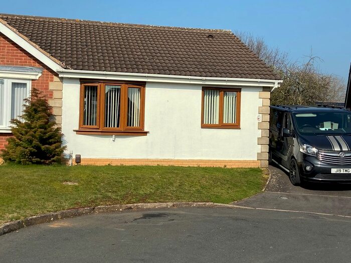 2 Bedroom Bungalow To Rent In Ipswich Gardens, Grantham, NG31