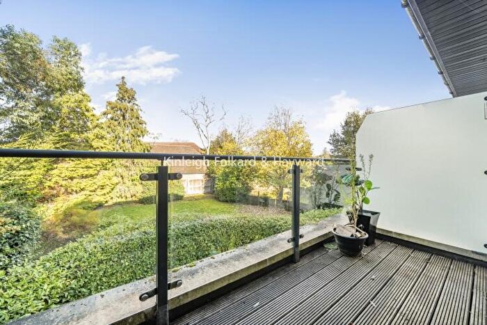 2 Bedroom Apartment To Rent In Bickley Park Road Bromley, BR1