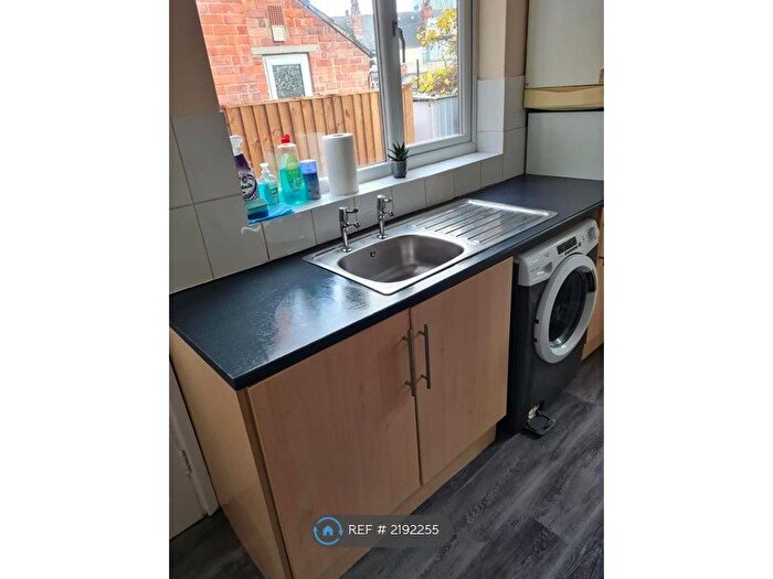 1 Bedroom Flat To Rent In Belper Road, Nottingham, NG7