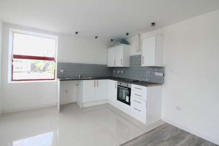 1 Bedroom Flat To Rent In Harehills Lane, Leeds, West Yorkshire, LS8