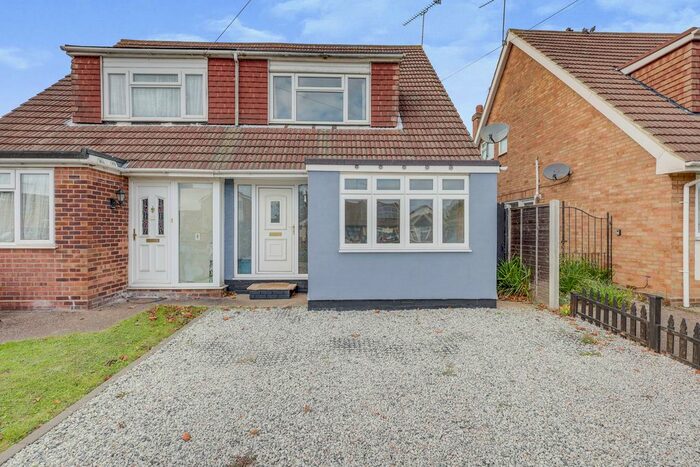3 Bedroom Semi-Detached House To Rent In Elmsleigh Drive, Leigh-On-Sea, SS9