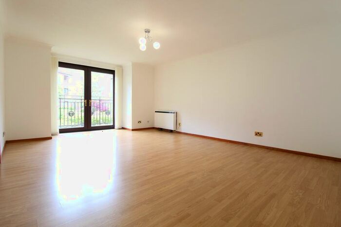 3 Bedroom Flat To Rent In Craigieburn Park, First Floor, AB15