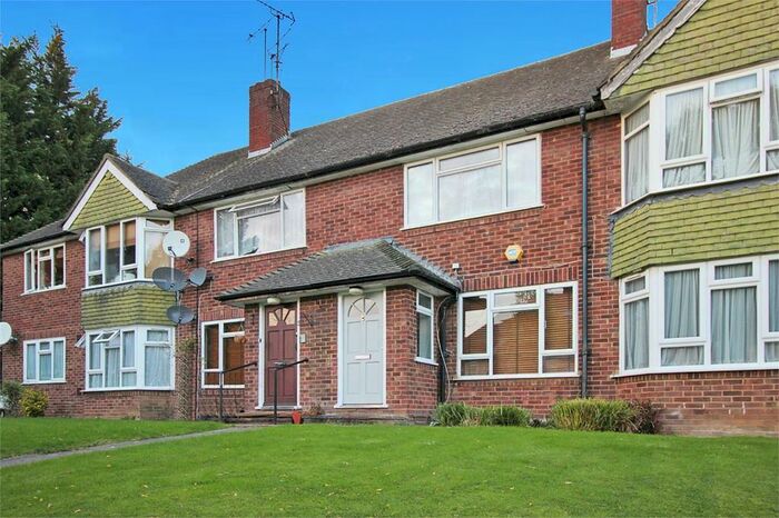 2 Bedroom Maisonette To Rent In Sterling Avenue, Edgware, HA8