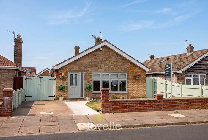 3 Bedroom Bungalow For Sale In Westbury Road, Cleethorpes, DN35
