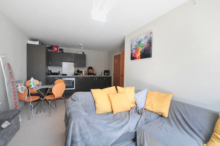 2 Bedroom Flat To Rent In Ordsall Lane, Salford, M5