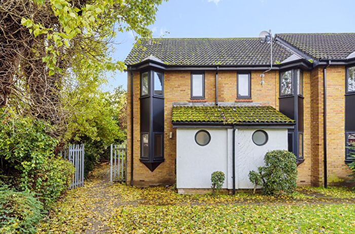 2 Bedroom Detached House To Rent In Sterling Place, London, W5