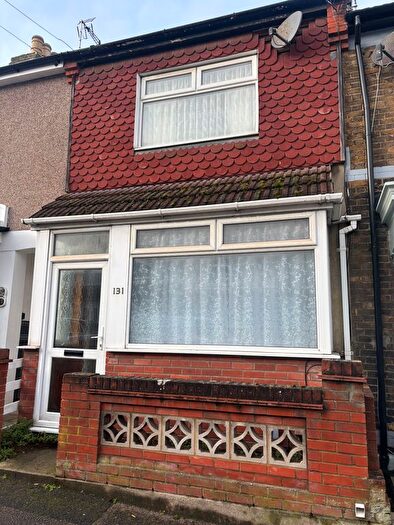 3 Bedroom Terraced House For Sale In Albany Road, Gillingham, ME7