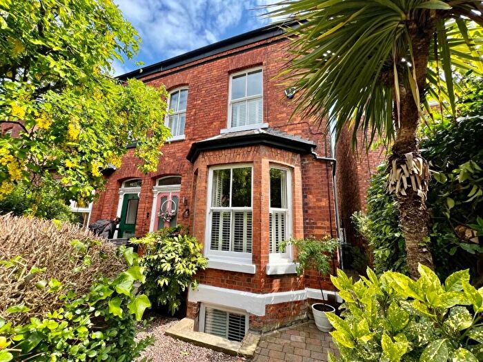 4 Bedroom Semi Detached House To Rent In Whitelow Road, Manchester, M21